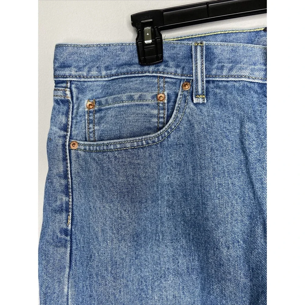 Levis 505 Mens Jeans 38 x 30 Light Medium Wash Blue Regular Straight Leg‎